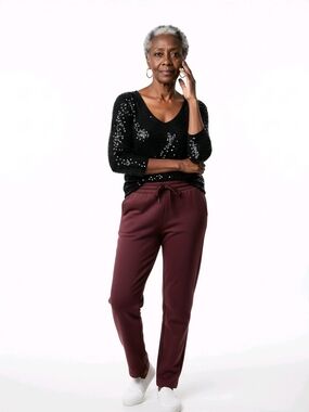 Women's Relaxed Drawstring Jogger Pants in Wine
